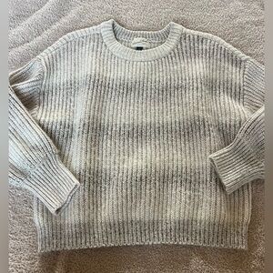Universal threads sweater